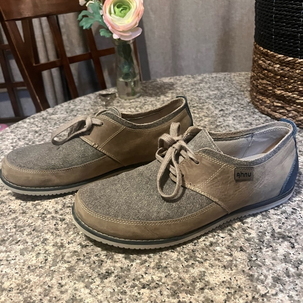 Ahnu Parkside Casual Lace Up Shoe - MISMATCHED SIZES